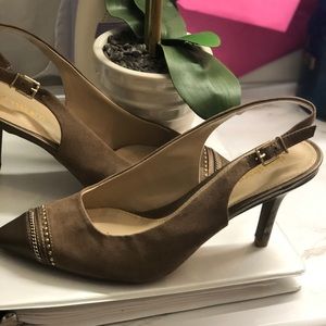 New Dressbarn Taupe Slingback Heels